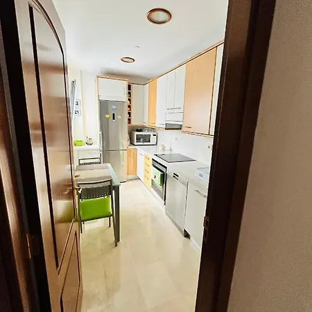 Elena Is A Comfortable And Well Located Flat Apartmán